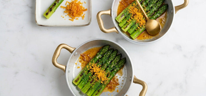 Asperges vertes, beurre noisette et poutargue