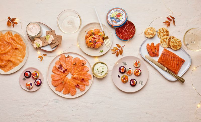 Accompagnements pour le saumon fumé à Noël : idées gourmandes et festives