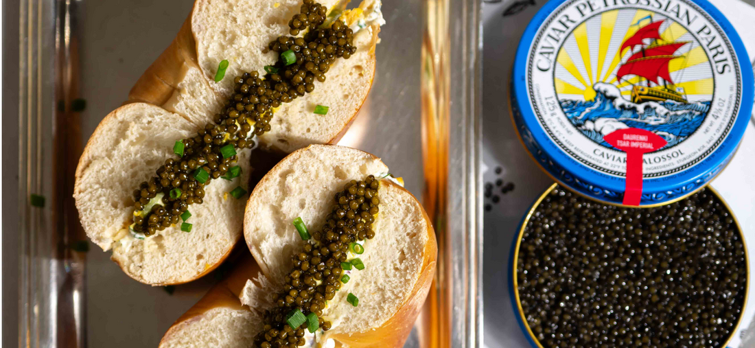 Bagel au caviar, cream cheese et noisettes