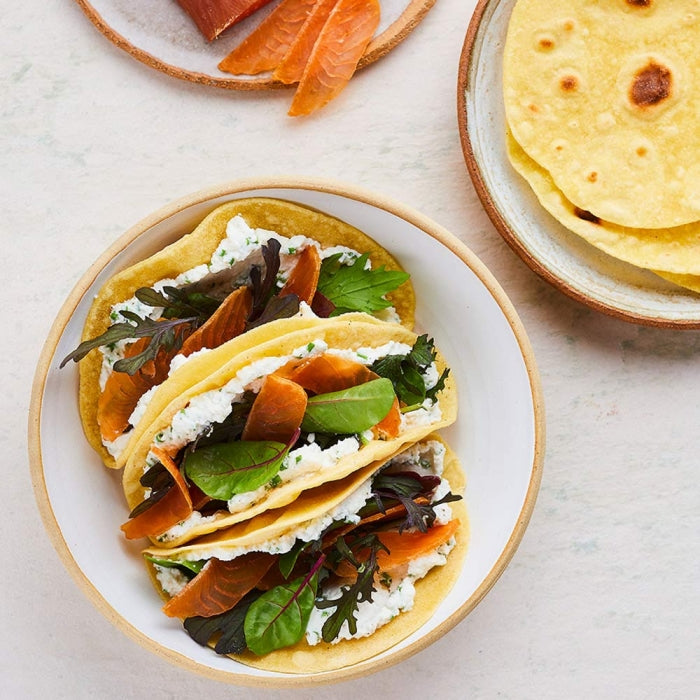 Tacos au saumon Souhoï®, brousse de brebis et salade de jeunes pousses par David Gallienne