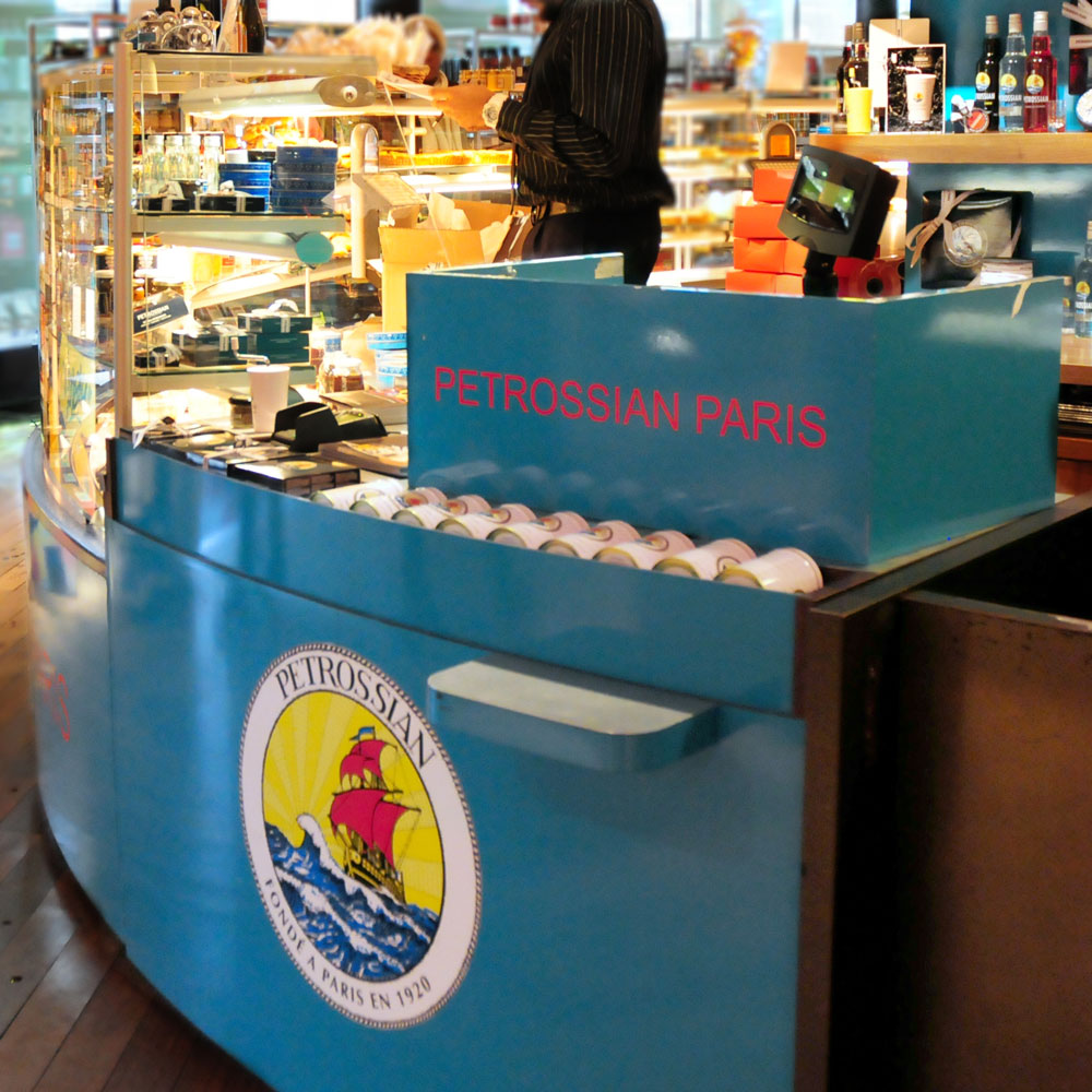 Petrossian-Corner Publicis Drugstore auf den Champs Elysées