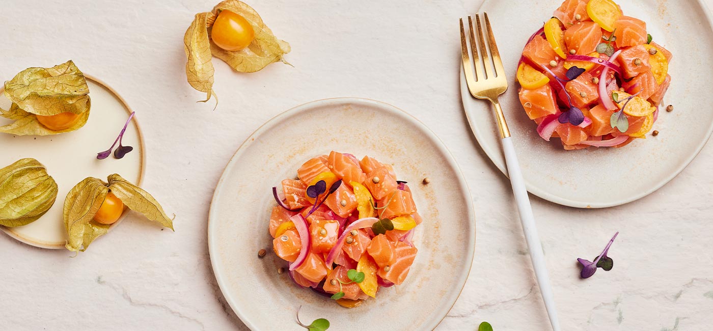 Salmon tartare with physalis and red onion pickles