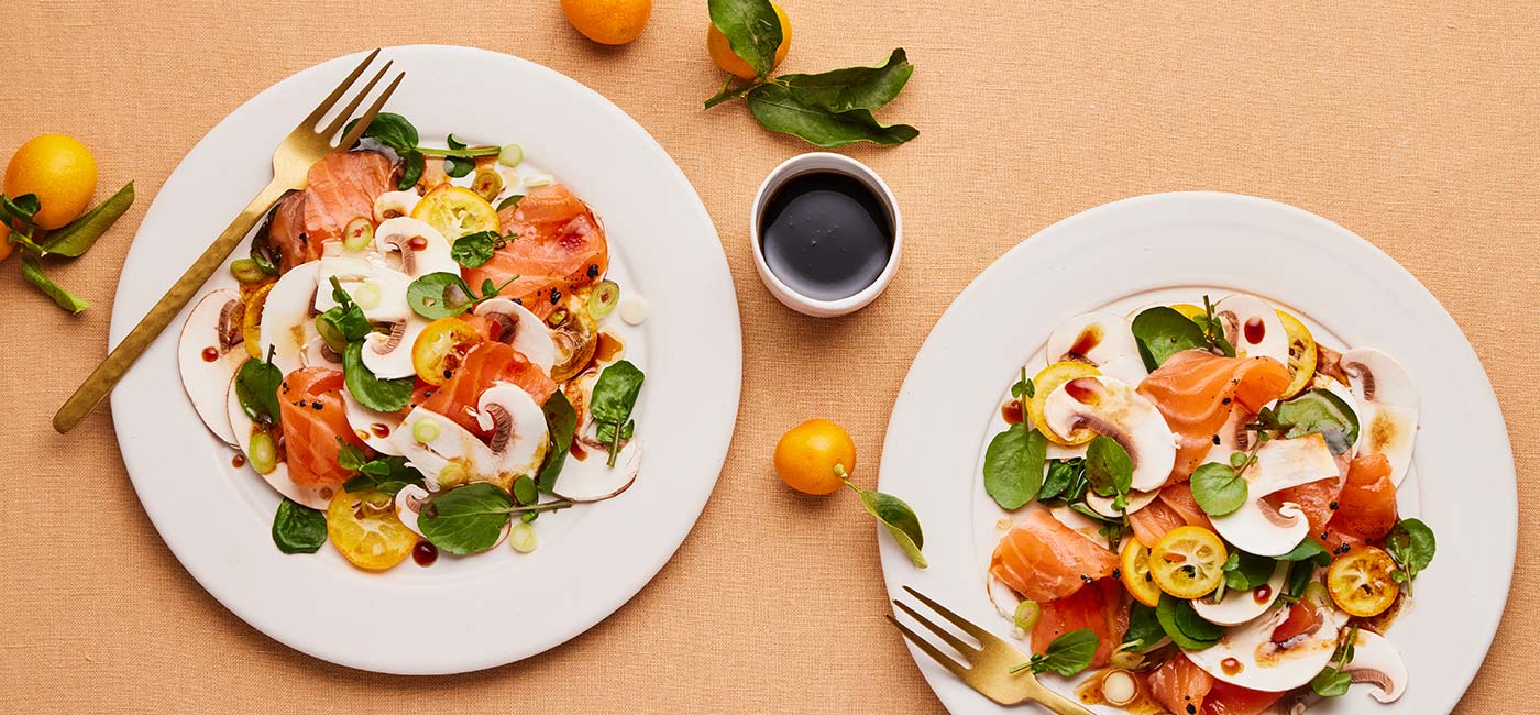 Carpaccio de champignons, sauce soja à la truffe, agrumes et saumon