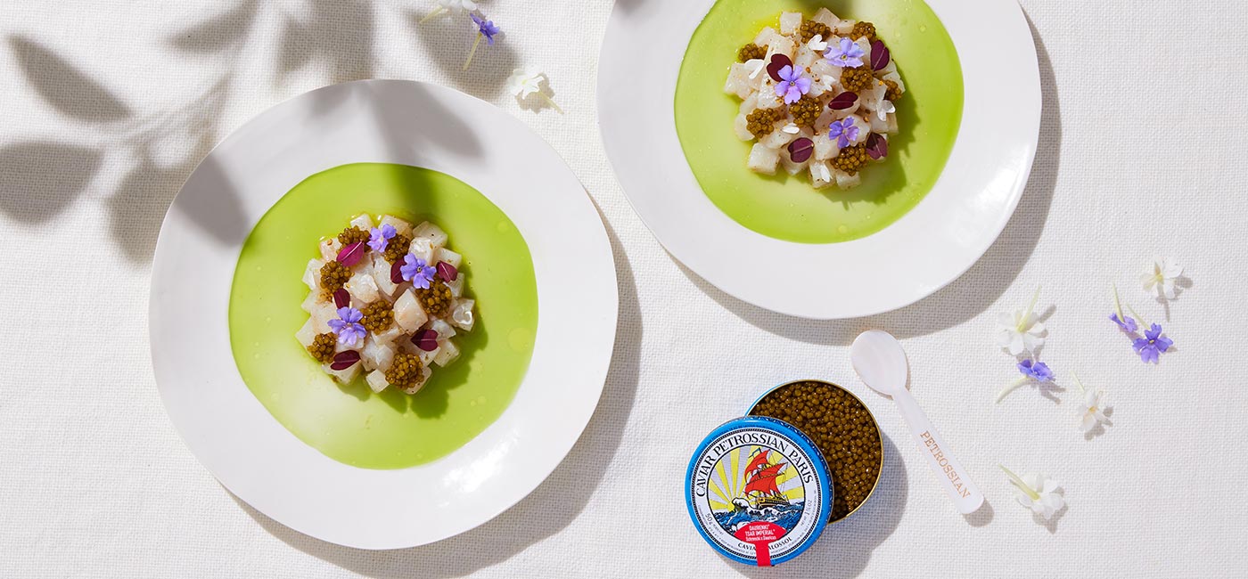 Tartare de daurade, nage de concombre et caviar